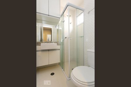 Apartamento à venda com 70m², 2 quartos e 2 vagasBanheiro da Suíte 1