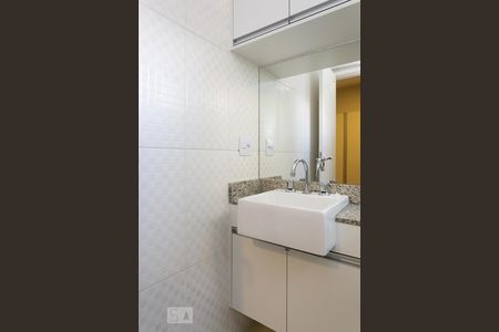 Apartamento à venda com 70m², 2 quartos e 2 vagasBanheiro da Suíte 1