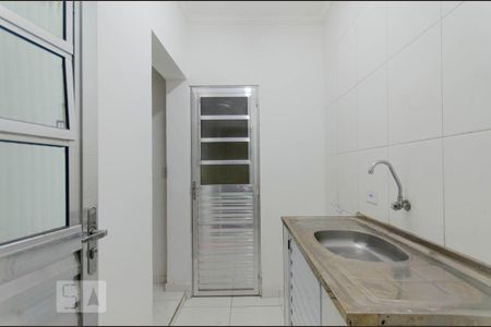 Cozinha de casa de condomínio para alugar com 1 quarto, 30m² em Cidade Líder, São Paulo