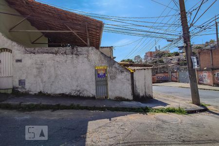 Casa para alugar com 77m², 2 quartos e 1 vagaFachada