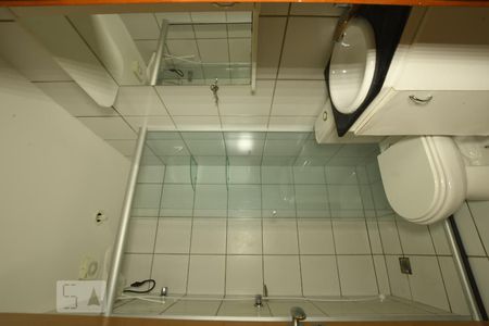 Banheiro de kitnet/studio para alugar com 1 quarto, 27m² em Asa Norte, Brasília