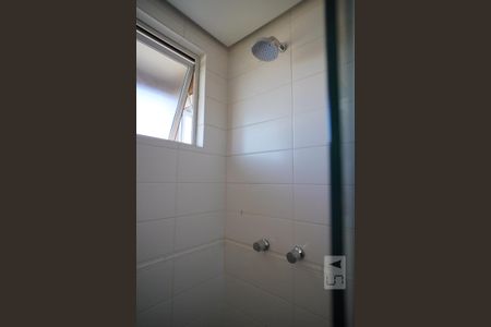 Banheiro - Corredor de apartamento para alugar com 2 quartos, 90m² em Chácara das Pedras, Porto Alegre