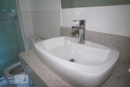 Banheiro de apartamento para alugar com 2 quartos, 90m² em Chácara das Pedras, Porto Alegre