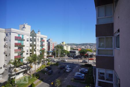 Sala - Vista de apartamento para alugar com 2 quartos, 90m² em Chácara das Pedras, Porto Alegre