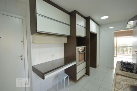 Apartamento para alugar com 111m², 2 quartos e 2 vagasCozinha