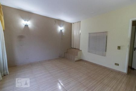Sala de casa para alugar com 3 quartos, 250m² em Jardim Santo Elias, São Paulo