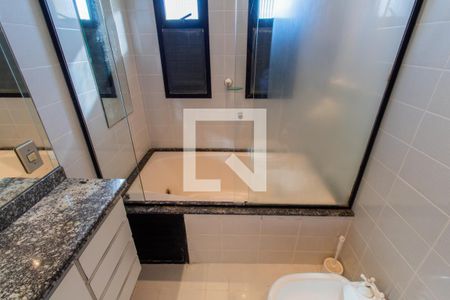 Apartamento para alugar com 134m², 3 quartos e 2 vagasBanheiro do Quarto 1