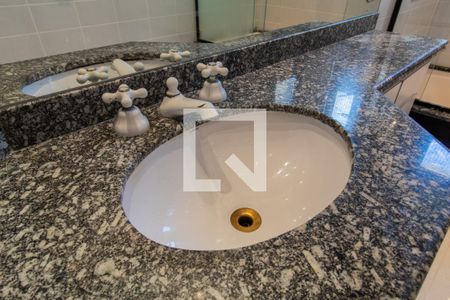 Apartamento para alugar com 134m², 3 quartos e 2 vagasBanheiro do Quarto 1