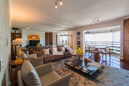 Apartamento para alugar com 134m², 3 quartos e 2 vagasSala