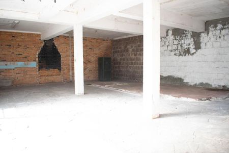 Casa à venda com 600m², 2 quartos e 4 vagasGaragem