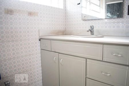 Casa à venda com 600m², 2 quartos e 4 vagasBanheiro