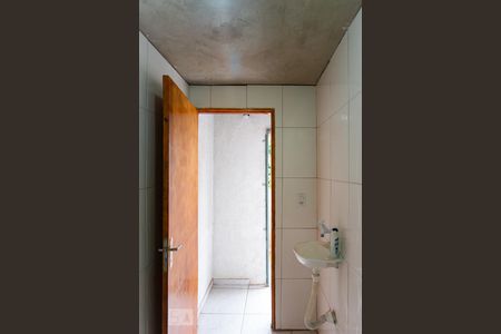 Casa à venda com 170m², 3 quartos e 2 vagas Casa à venda com 170m², 3 quartos e 2 vagasBanheiro de Serviço