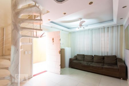 Sala de casa para alugar com 3 quartos, 170m² em São Pedro, Osasco