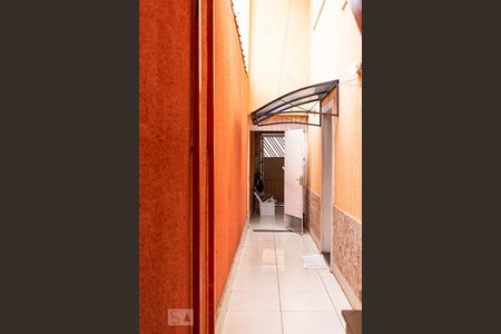 Casa à venda com 170m², 3 quartos e 2 vagas Casa à venda com 170m², 3 quartos e 2 vagasCorredor