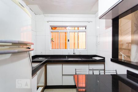 Casa à venda com 170m², 3 quartos e 2 vagas Casa à venda com 170m², 3 quartos e 2 vagasCozinha