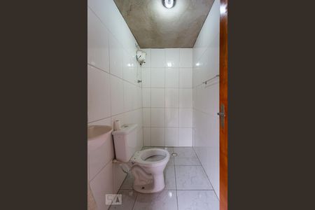 Casa à venda com 170m², 3 quartos e 2 vagas Casa à venda com 170m², 3 quartos e 2 vagasBanheiro de Serviço