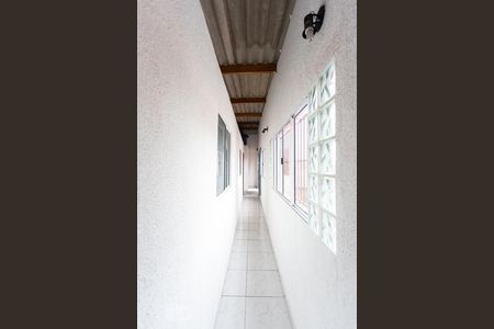 Casa à venda com 170m², 3 quartos e 2 vagas Casa à venda com 170m², 3 quartos e 2 vagasCorredor