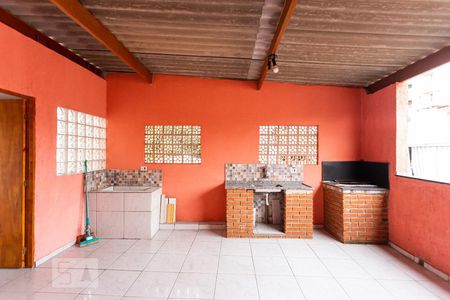 Casa à venda com 170m², 3 quartos e 2 vagas Casa à venda com 170m², 3 quartos e 2 vagasChurrasqueira