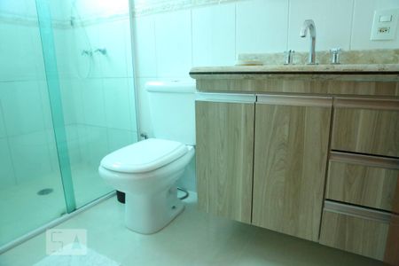 Casa à venda com 160m², 3 quartos e 4 vagasBanheiro Quarto 2 - Suíte