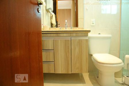 Casa à venda com 160m², 3 quartos e 4 vagasBanheiro Quarto 1 - Suíte