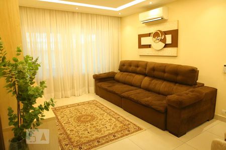 Sala de casa à venda com 3 quartos, 160m² em Vila Moinho Velho, São Paulo