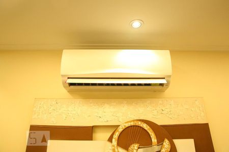 Sala de casa à venda com 3 quartos, 160m² em Vila Moinho Velho, São Paulo