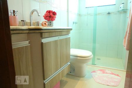 Casa à venda com 160m², 3 quartos e 4 vagasBanheiro Quarto 3 - Suíte