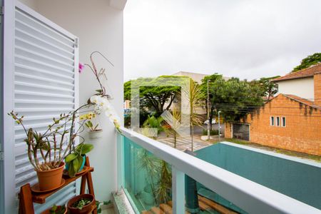 Casa à venda com 370m², 5 quartos e 6 vagas Casa à venda com 370m², 5 quartos e 6 vagasVaranda do quarto 4