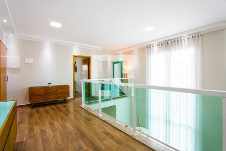 Casa à venda com 370m², 5 quartos e 6 vagas Casa à venda com 370m², 5 quartos e 6 vagasHall superior