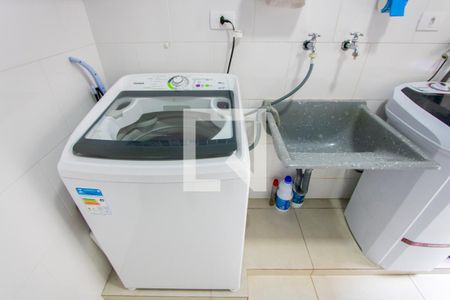 Casa à venda com 370m², 5 quartos e 6 vagas Casa à venda com 370m², 5 quartos e 6 vagasÁrea de serviço