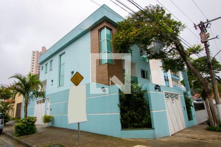 Casa à venda com 370m², 5 quartos e 6 vagas Casa à venda com 370m², 5 quartos e 6 vagasFachada