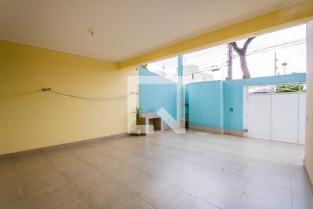 Casa à venda com 370m², 5 quartos e 6 vagas Casa à venda com 370m², 5 quartos e 6 vagasGaragem