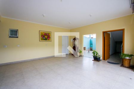 Casa à venda com 370m², 5 quartos e 6 vagas Casa à venda com 370m², 5 quartos e 6 vagasGaragem