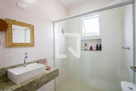 Casa à venda com 370m², 5 quartos e 6 vagas Casa à venda com 370m², 5 quartos e 6 vagasBanheiro do quarto 3