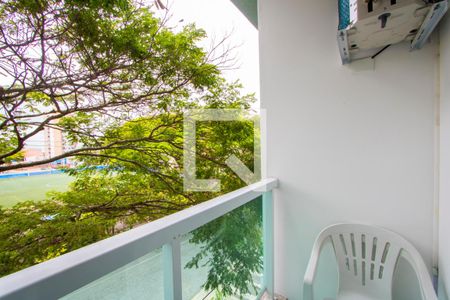 Casa à venda com 370m², 5 quartos e 6 vagas Casa à venda com 370m², 5 quartos e 6 vagasVaranda do quarto 2