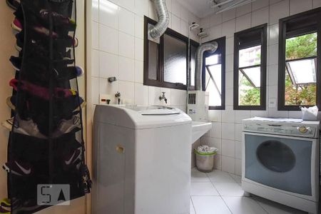 Apartamento à venda com 132m², 3 quartos e 2 vagasÁrea de serviço