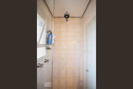 Apartamento à venda com 132m², 3 quartos e 2 vagasChuveiro do banheiro da suíte 2