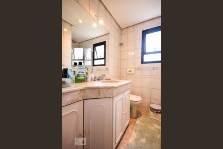 Apartamento à venda com 132m², 3 quartos e 2 vagasBanheiro suíte 2