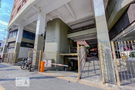 Studio à venda com 32m², 1 quarto e sem vaga Studio à venda com 32m², 1 quarto e sem vagaFachada