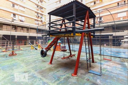 Studio à venda com 32m², 1 quarto e sem vaga Studio à venda com 32m², 1 quarto e sem vagaPlayground