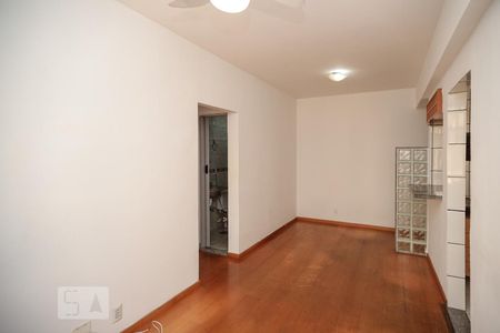 Sala de apartamento para alugar com 2 quartos, 50m² em Del Castilho, Rio de Janeiro