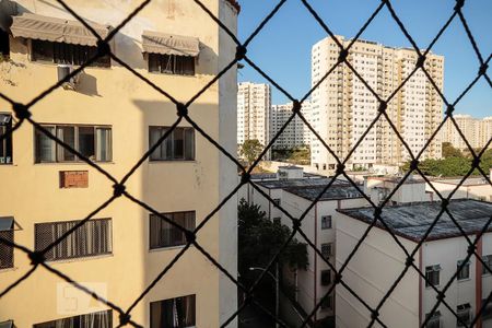 Vista Quarto 1 de apartamento para alugar com 2 quartos, 50m² em Del Castilho, Rio de Janeiro