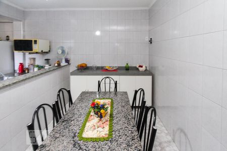Casa à venda com 200m², 2 quartos e 2 vagasCozinha