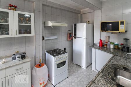Casa à venda com 200m², 2 quartos e 2 vagasCozinha