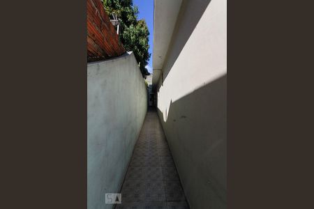 Casa à venda com 200m², 2 quartos e 2 vagasCorredor