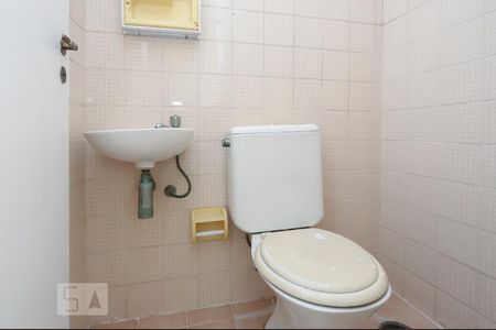 Apartamento para alugar com 98m², 3 quartos e 2 vagas Apartamento para alugar com 98m², 3 quartos e 2 vagasBanheiro de Serviço
