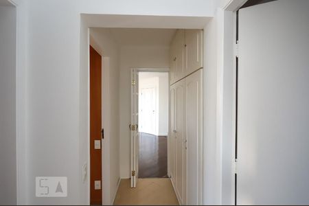 Apartamento para alugar com 98m², 3 quartos e 2 vagas Apartamento para alugar com 98m², 3 quartos e 2 vagasCorredor