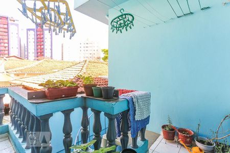 Casa à venda com 200m², 5 quartos e 2 vagas Casa à venda com 200m², 5 quartos e 2 vagasVaranda Quarto Serviço