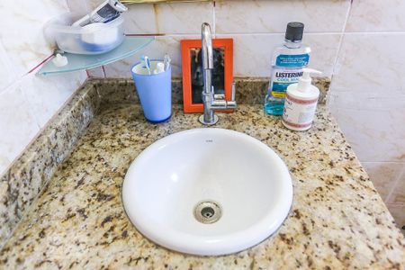 Casa à venda com 200m², 5 quartos e 2 vagas Casa à venda com 200m², 5 quartos e 2 vagasBanheiro