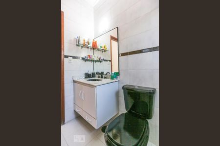 Casa à venda com 200m², 5 quartos e 2 vagas Casa à venda com 200m², 5 quartos e 2 vagasBanheiro Suite